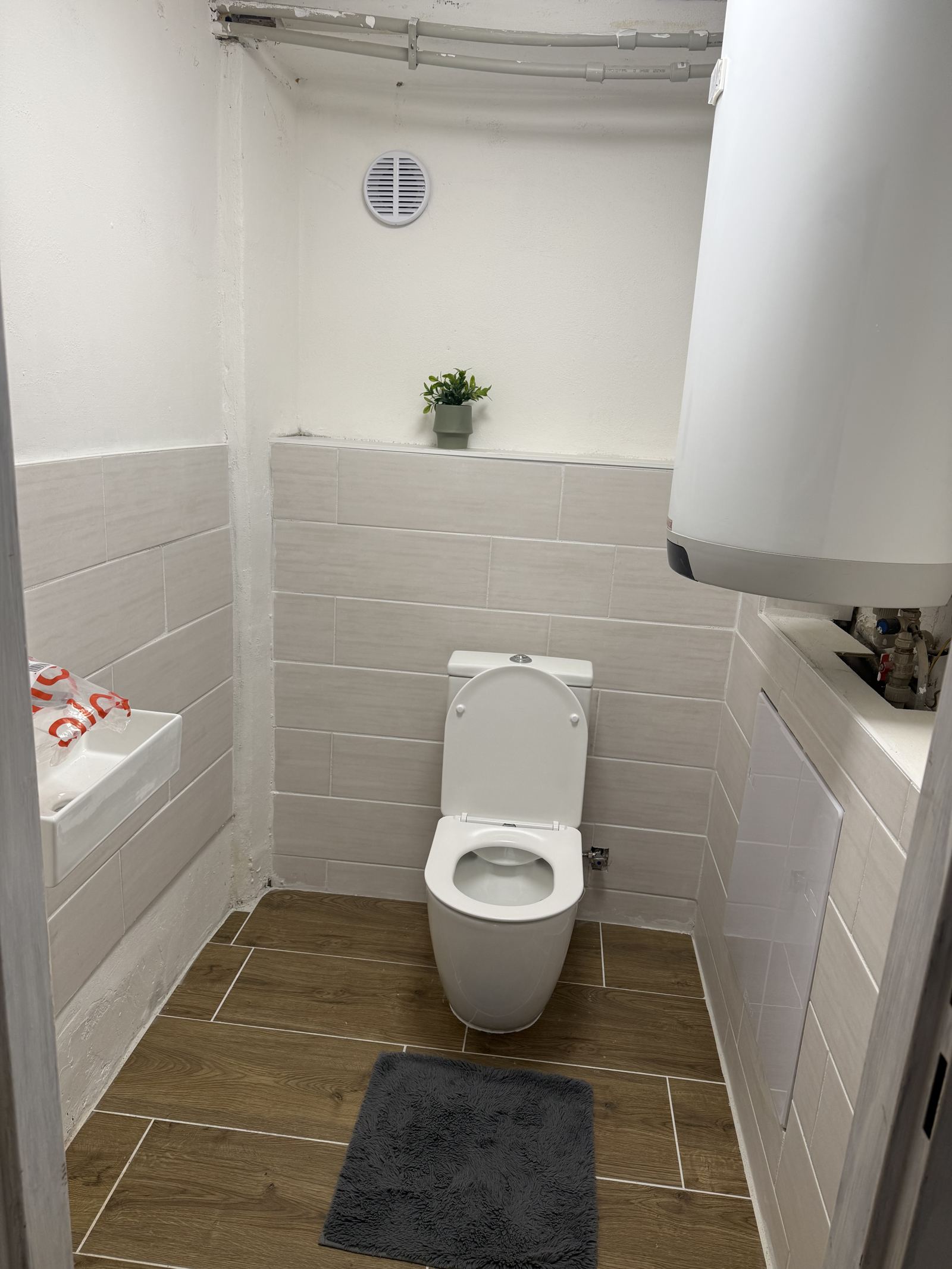Hotové WC s obkladem